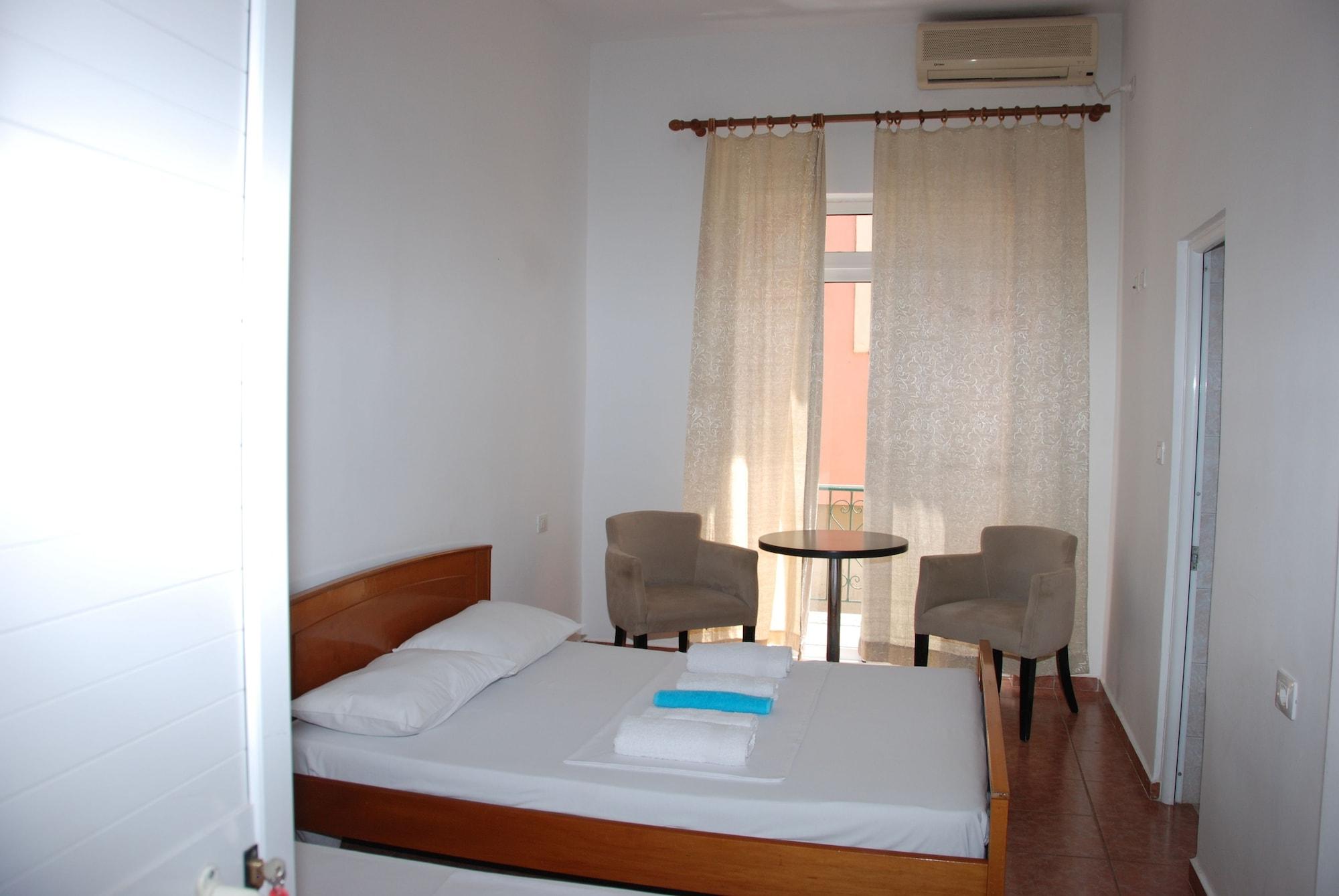 Casa Mia Hotel Sarandë 外观 照片