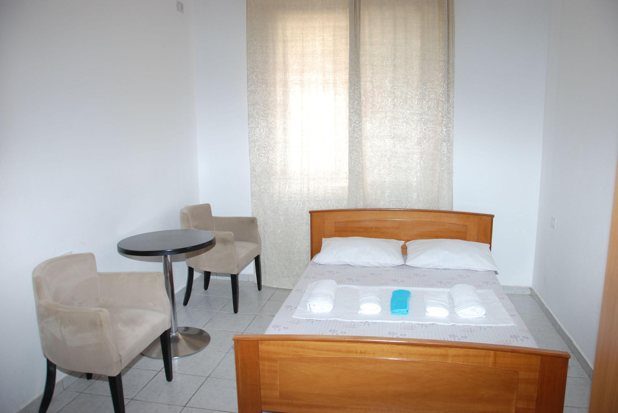 Casa Mia Hotel Sarandë 外观 照片