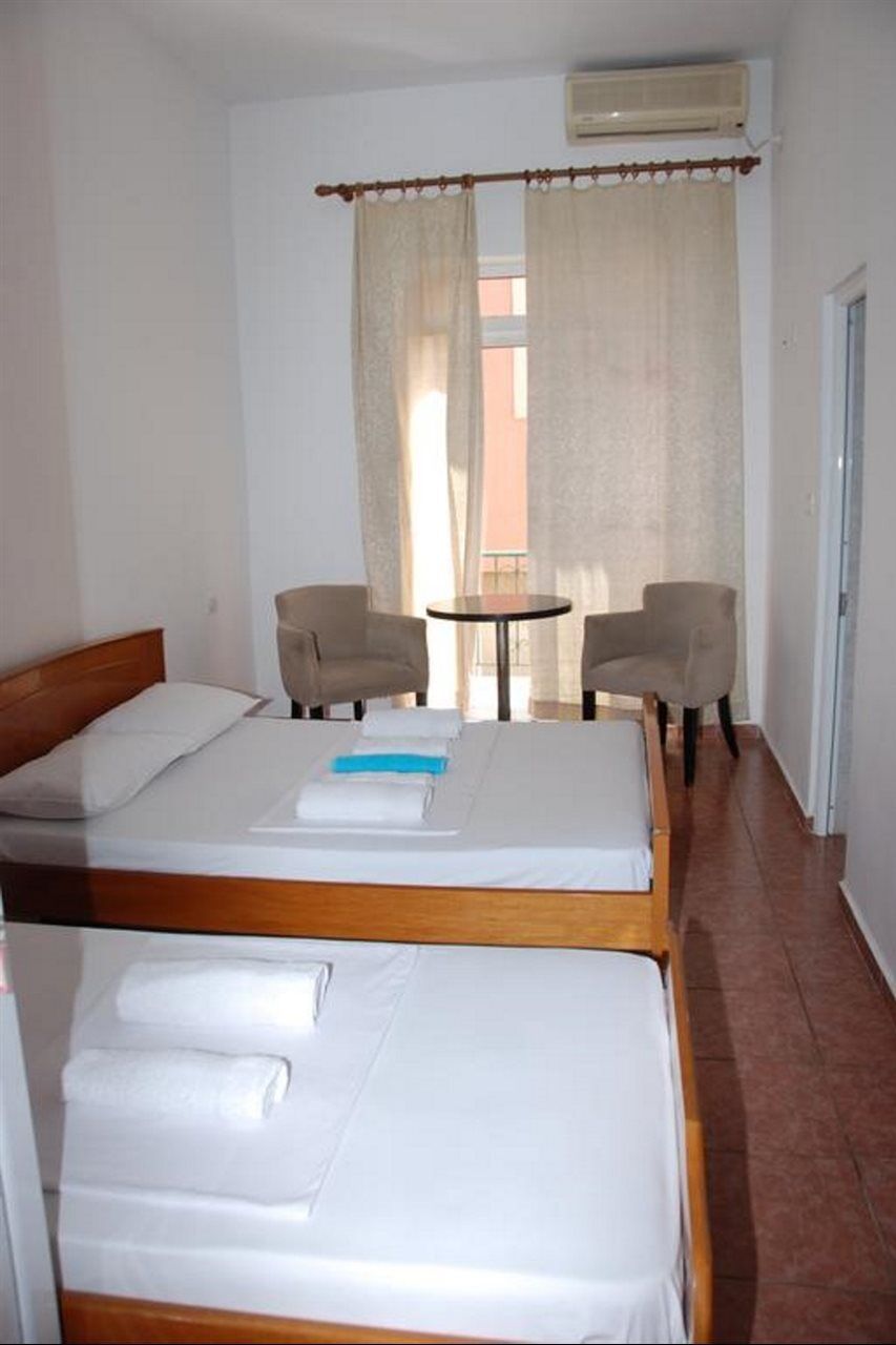 Casa Mia Hotel Sarandë 外观 照片